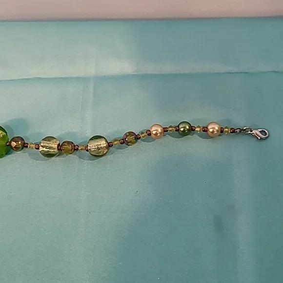 Beaded Necklace - Picture 4 of 9